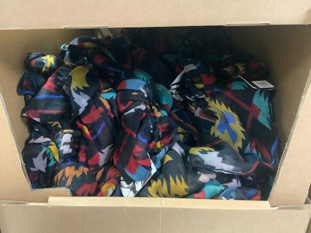 Partij diverse sjaals - afbeelding 8 van  8