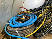 Partij diverse slangen en buizen - afbeelding 2 van  2