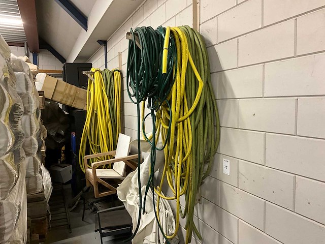 Partij diverse slangen - afbeelding 1 van  3