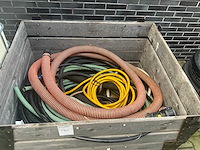 Partij diverse slangen - afbeelding 1 van  2