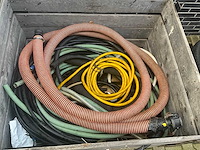 Partij diverse slangen - afbeelding 1 van  2