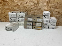 Partij diverse sleutelhangers en sleutelkappen (1700x) - afbeelding 1 van  6