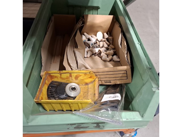 Partij diverse slijp en schuur materialen in 23x stapelbak - afbeelding 6 van  31