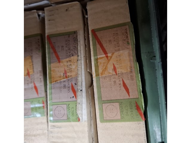 Partij diverse slijp en schuur materialen in 23x stapelbak - afbeelding 4 van  31
