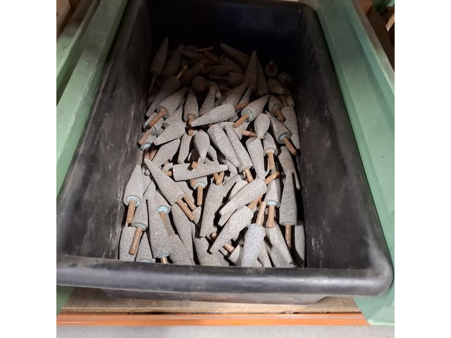 Partij diverse slijp en schuur materialen in 23x stapelbak - afbeelding 5 van  31