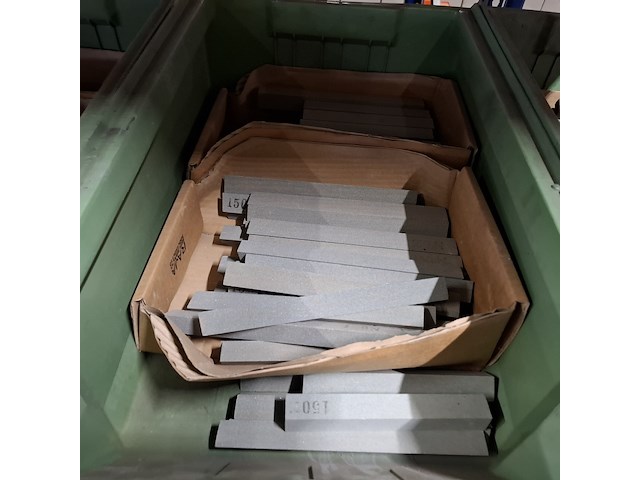 Partij diverse slijp en schuur materialen in 23x stapelbak - afbeelding 8 van  31
