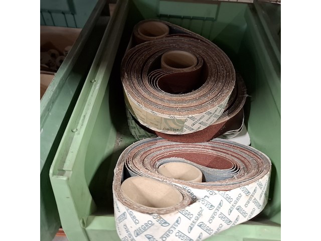 Partij diverse slijp en schuur materialen in 23x stapelbak - afbeelding 31 van  31