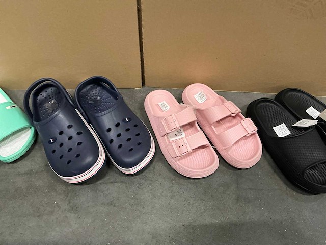 Partij diverse slippers o.a donnay/hawaii/etc (81x) - afbeelding 6 van  11