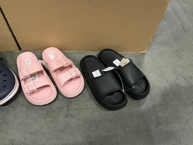 Partij diverse slippers o.a donnay/hawaii/etc (81x) - afbeelding 7 van  11
