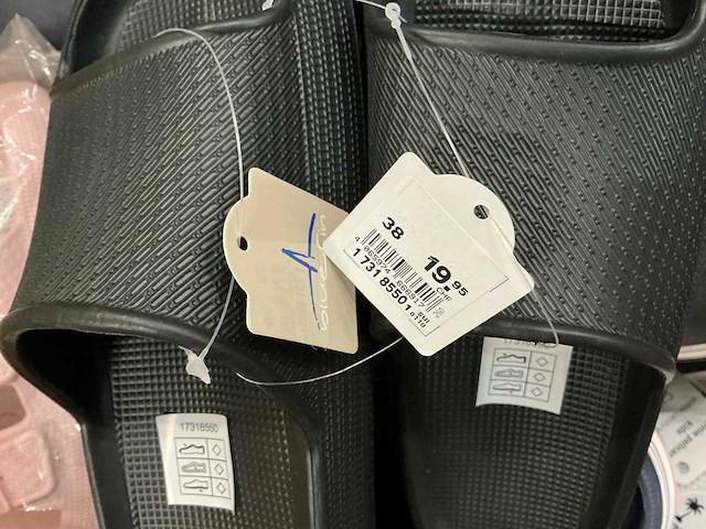 Partij diverse slippers o.a donnay/hawaii/etc (81x) - afbeelding 8 van  11