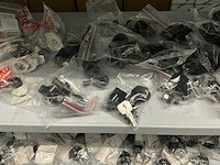 Partij diverse sloten&sleutels (670x) - afbeelding 3 van  24