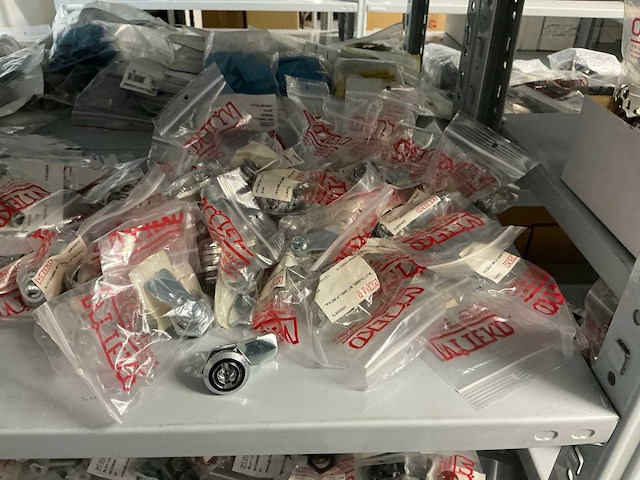 Partij diverse sloten&sleutels (670x) - afbeelding 8 van  24