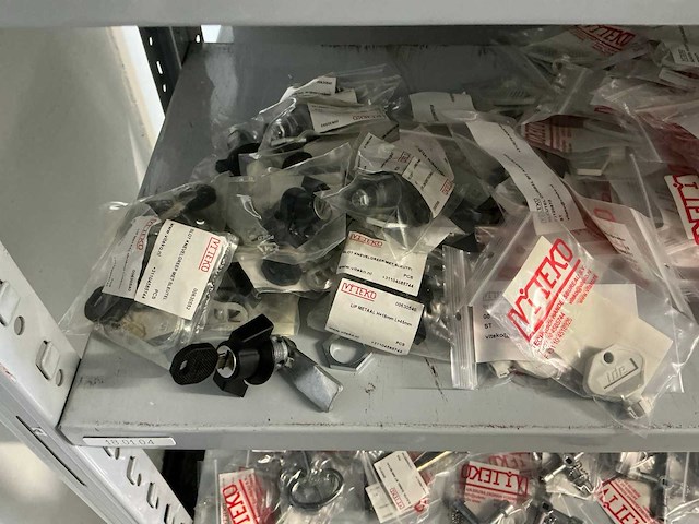 Partij diverse sloten&sleutels (670x) - afbeelding 11 van  24