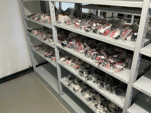 Partij diverse sloten&sleutels (670x) - afbeelding 1 van  24