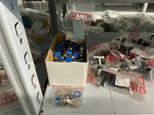 Partij diverse sloten&sleutels (670x) - afbeelding 20 van  24