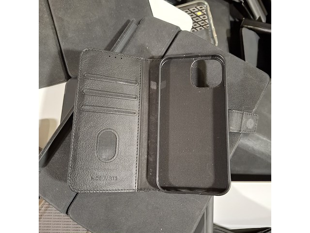 Partij diverse smartphone en tablethoesjes - afbeelding 2 van  15