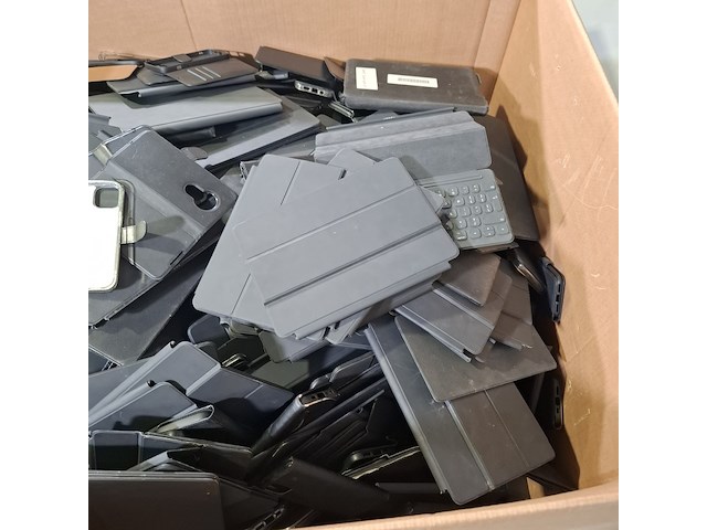 Partij diverse smartphone en tablethoesjes - afbeelding 6 van  15