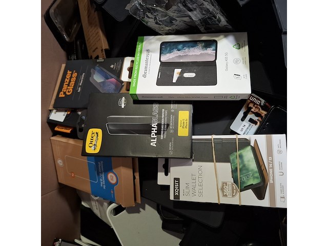 Partij diverse smartphone en tablethoesjes - afbeelding 11 van  15