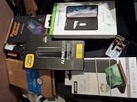 Partij diverse smartphone en tablethoesjes - afbeelding 11 van  15