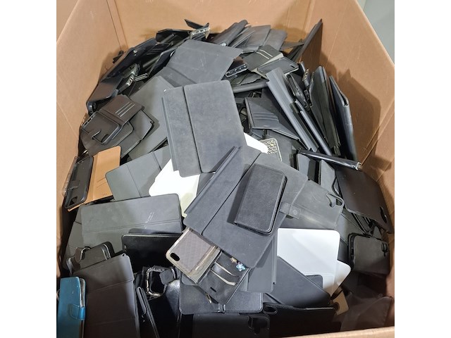 Partij diverse smartphone en tablethoesjes - afbeelding 15 van  15