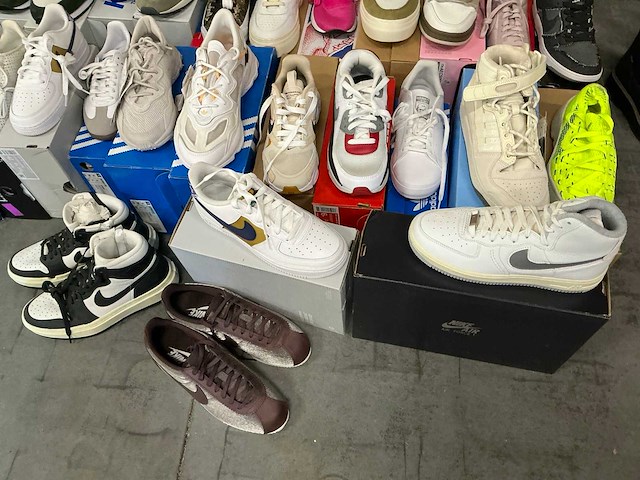 Partij diverse sneakers o.a adidas/nike/etc (64x) - afbeelding 4 van  11