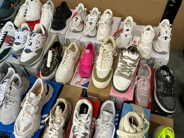Partij diverse sneakers o.a adidas/nike/etc (64x) - afbeelding 5 van  11