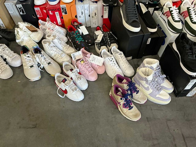 Partij diverse sneakers o.a adidas/nike/etc (64x) - afbeelding 8 van  11
