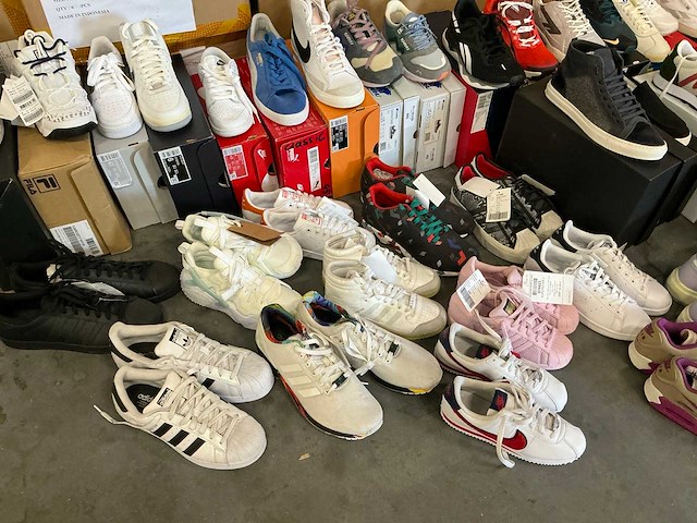 Partij diverse sneakers o.a adidas/nike/etc (64x) - afbeelding 10 van  11