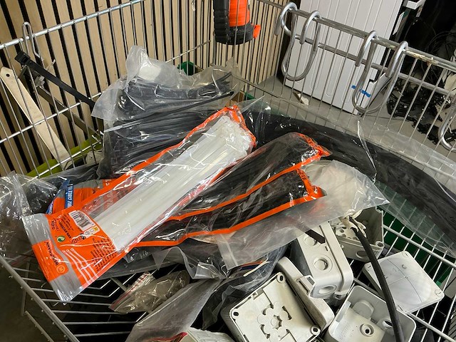 Partij diverse solar benodigdheden - afbeelding 14 van  17