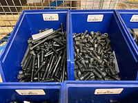 Partij diverse soorten bevestigingsmateriaal - afbeelding 2 van  11