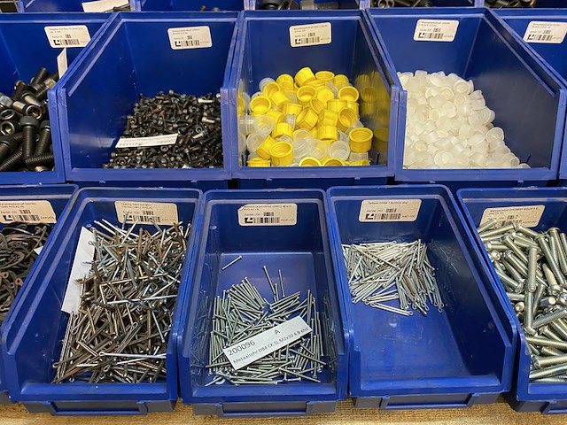 Partij diverse soorten bevestigingsmateriaal - afbeelding 5 van  11