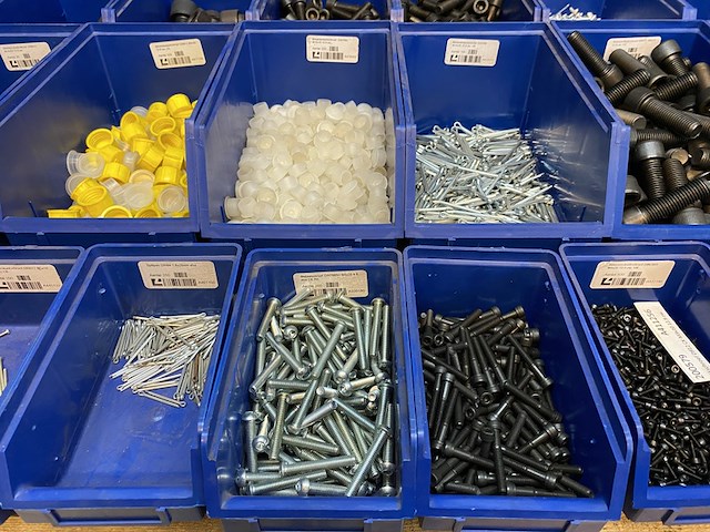 Partij diverse soorten bevestigingsmateriaal - afbeelding 6 van  11