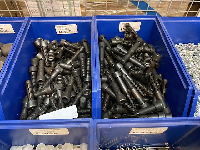 Partij diverse soorten bevestigingsmateriaal - afbeelding 10 van  11