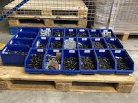 Partij diverse soorten bevestigingsmateriaal