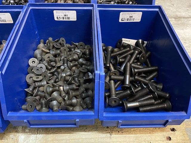 Partij diverse soorten bevestigingsmateriaal - afbeelding 5 van  12