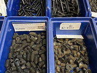 Partij diverse soorten bevestigingsmateriaal - afbeelding 7 van  12