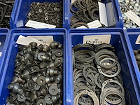 Partij diverse soorten bevestigingsmateriaal - afbeelding 8 van  12