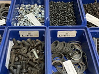 Partij diverse soorten bevestigingsmateriaal - afbeelding 9 van  12