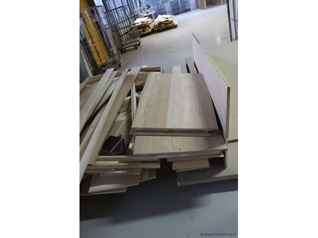 Partij diverse soorten hout - afbeelding 5 van  12