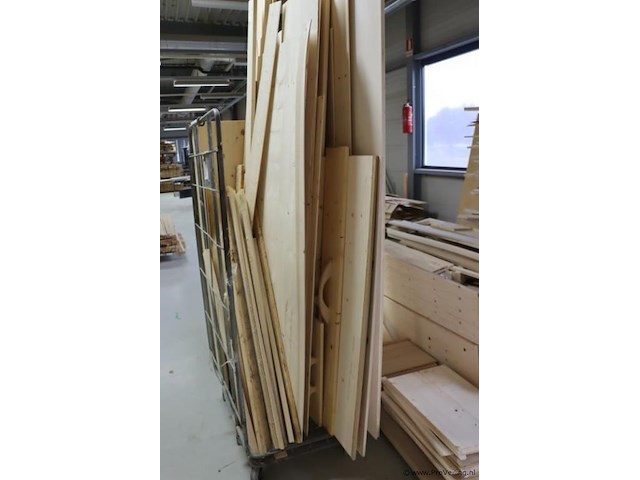 Partij diverse soorten hout - afbeelding 11 van  12