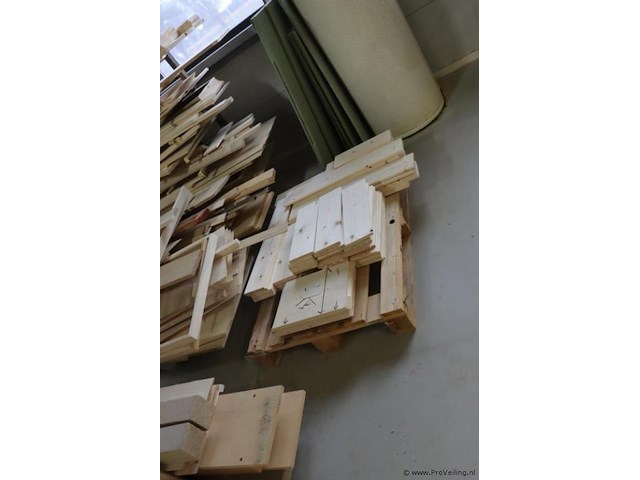 Partij diverse soorten hout - afbeelding 12 van  12