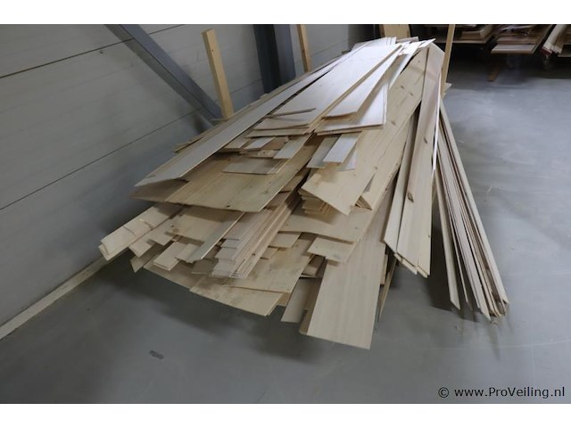 Partij diverse soorten hout - afbeelding 2 van  5
