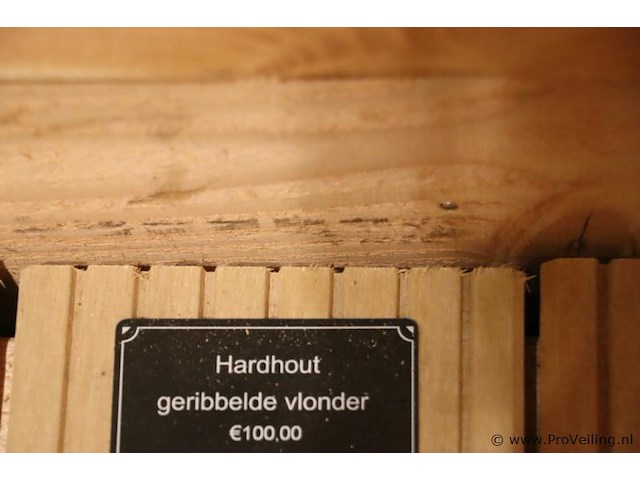 Partij diverse soorten vlonderplanken & wandplanken o.a. vuren binnenvloer, douglas & vuren geribbelde vlonderplanken - afbeelding 21 van  27