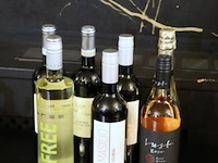 Partij diverse soorten wijnen o.a. masilio rode wijn primitivo & lust rosé wijn - afbeelding 1 van  5