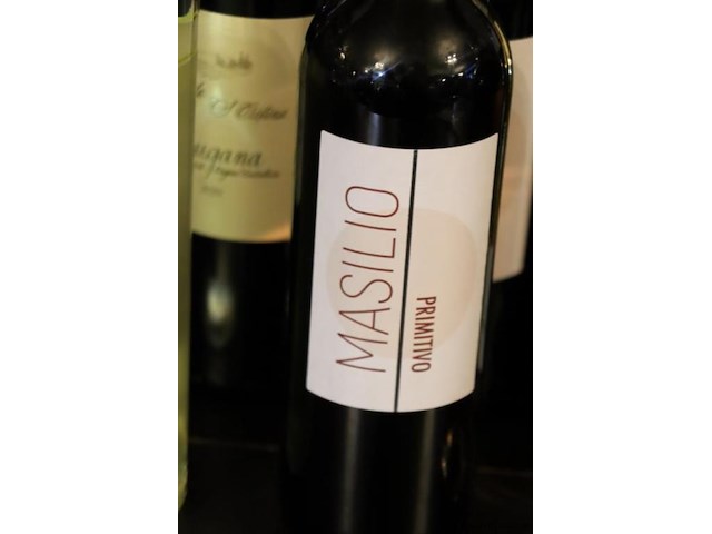 Partij diverse soorten wijnen o.a. masilio rode wijn primitivo & lust rosé wijn - afbeelding 2 van  5