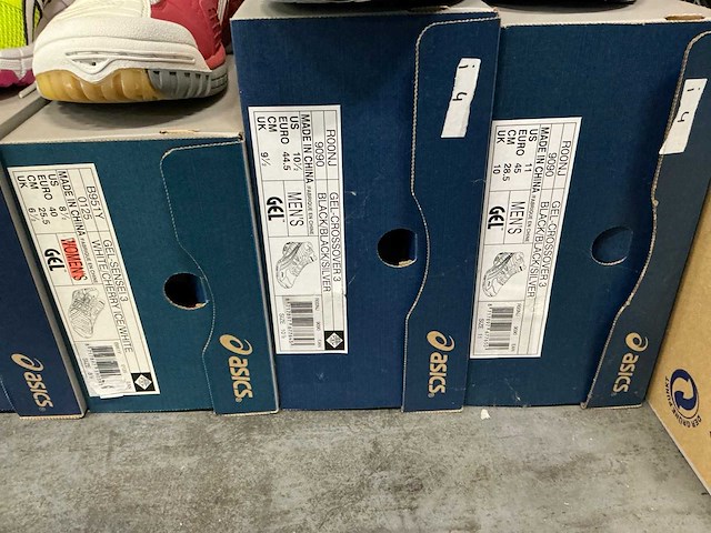 Partij diverse sport schoenen o.a adidas/asics/mizuno/etc (41x) - afbeelding 2 van  12
