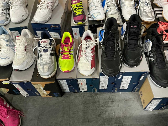 Partij diverse sport schoenen o.a adidas/asics/mizuno/etc (41x) - afbeelding 7 van  12