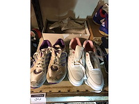 Partij diverse sportschoenen - afbeelding 2 van  6