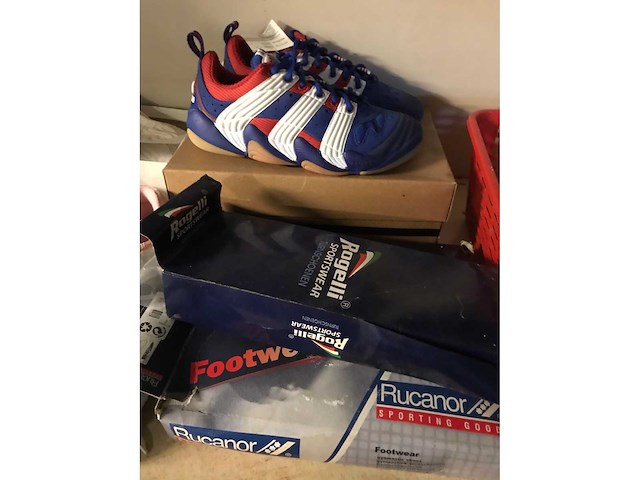 Partij diverse sportschoenen - afbeelding 3 van  6