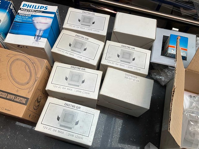 Partij diverse spotjes, lampen - afbeelding 1 van  5
